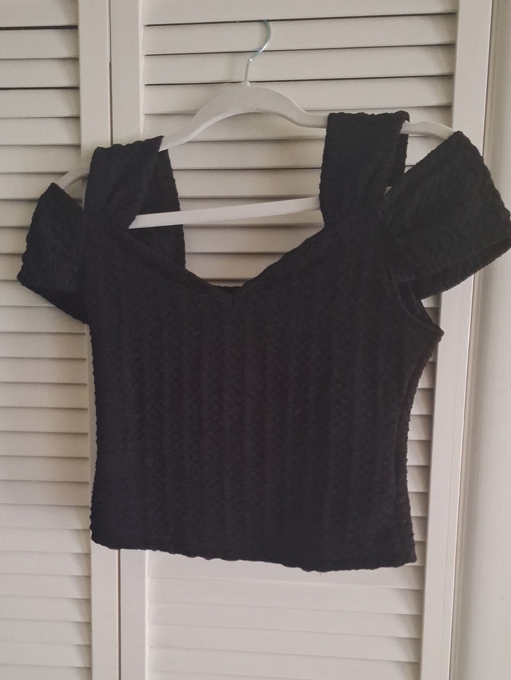 Black Women's Textured Off-Shoulder Crop Top